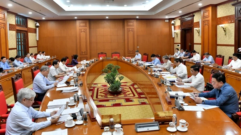 At the meeting in Hanoi on September 13. (Photo: NDO)