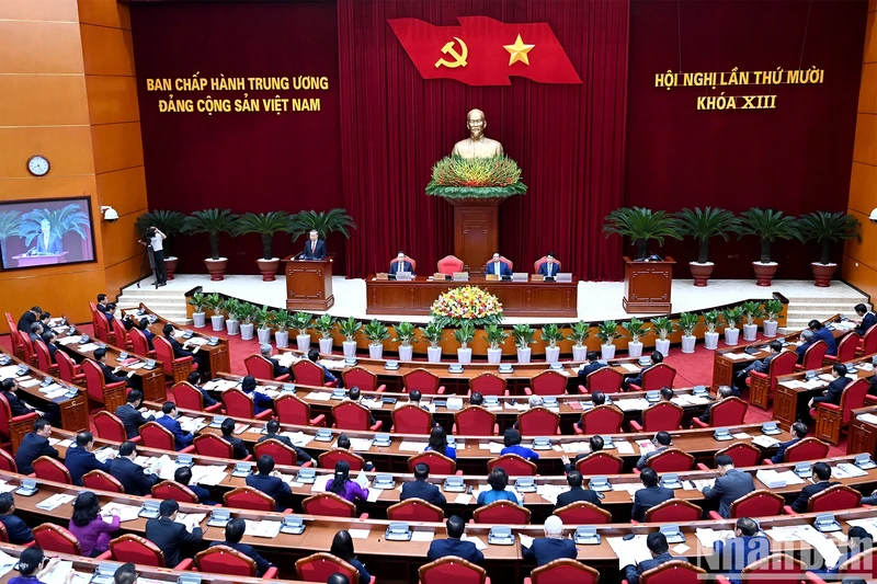 The opening session of the 10th plenum of the 13th Party Central Committee.