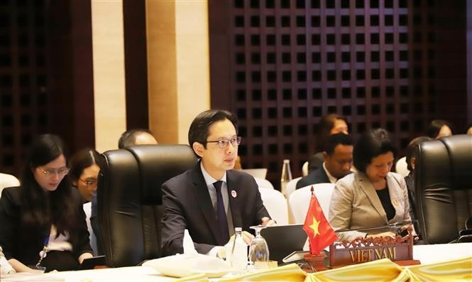 Deputy Minister of Foreign Affairs Do Hung Viet attends the preparatory meeting for the 44th and 45th ASEAN Summits and related meetings in Vientiane, Laos, on October 7. (Photo: VNA)