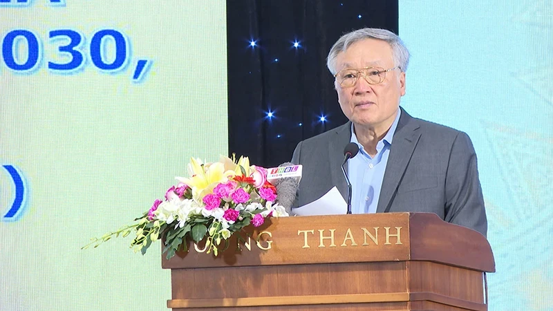 Deputy Prime Minister Nguyen Hoa Binh speaking at the event