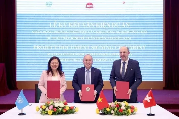 At the signing ceremony of the project document on replicating the eco-industrial park approach to promote circular economy in Vietnam.