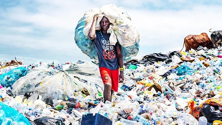 Plastic waste is growing exponentially globally. (Photo: Petapixel)