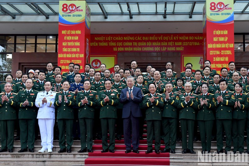 Party General Secretary To Lam and other officials attending the ceremony. (Photo: NDO)