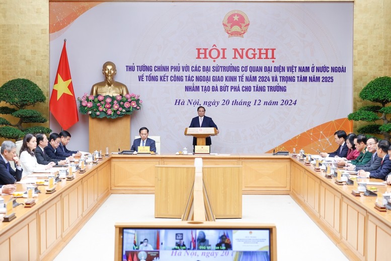 Prime Minister Pham Minh Chinh speaks at the conference. (Photo: VGP)