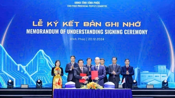 The signing of Memorandum of Understanding between Vinh Phuc Provincial People's Committee and Toyota Vietnam