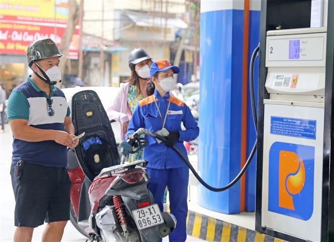 A petrol station in Hanoi. (Photo: VNA)