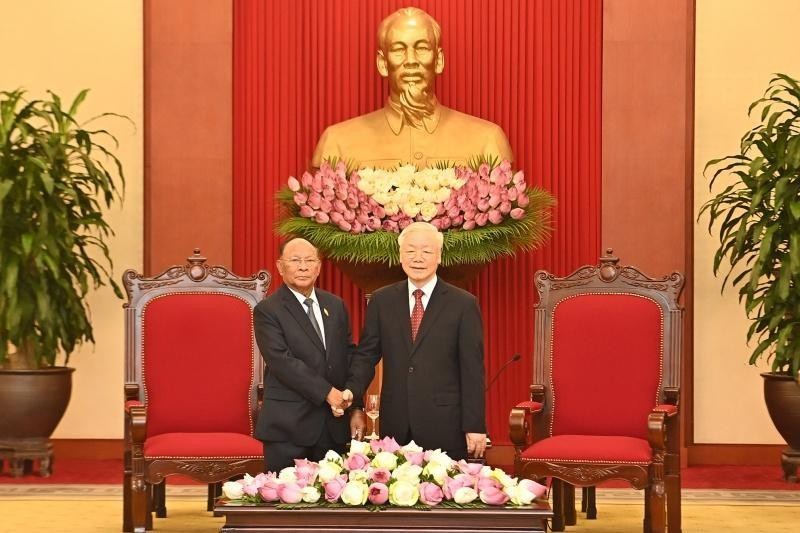 General Secretary Nguyen Phu Trong and President of the Cambodian National Assembly Samdech Heng Samrin. (Photo: Dang Khoa)