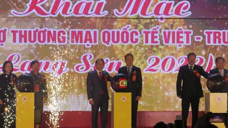 The opening ceremony of the Vietnam-China International Trade Fair.