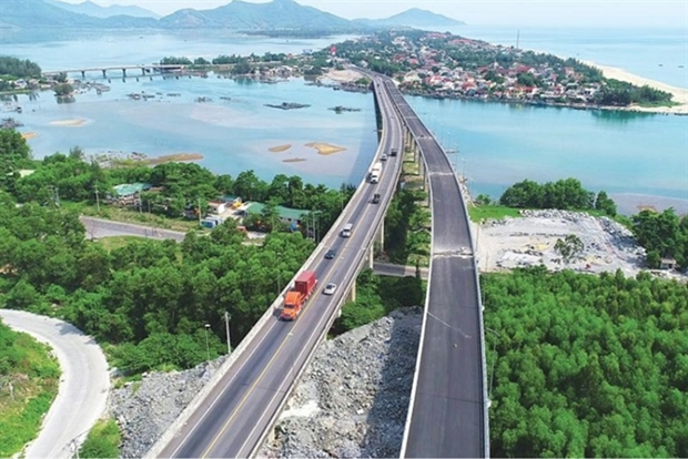 A section of North-South Expressway passing the central region. (Photo doanhnhansaigon.vn)