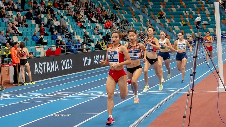 Nguyen Thi Oanh secures the medal gold in the women’s 1,500-metre event. (Photo: VNA)