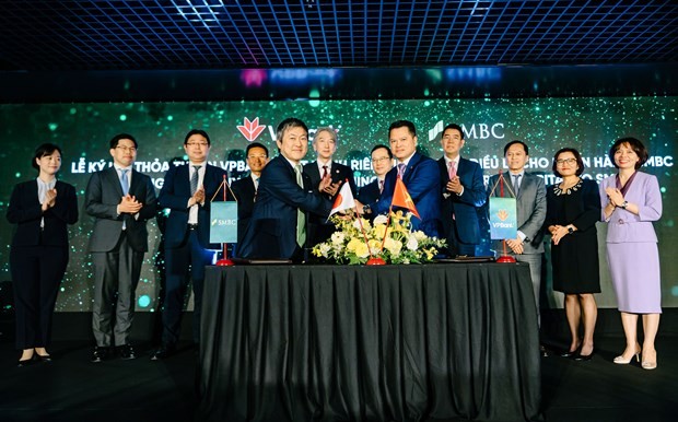 At the signing ceremony between VPBank and SMBC (Photo: VNA)