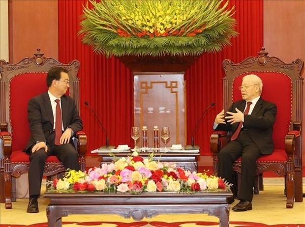 Party General Secretary Nguyen Phu Trong (R) and Wang Ning, Secretary of Yunnan province's Party Committee. (Photo: VNA)