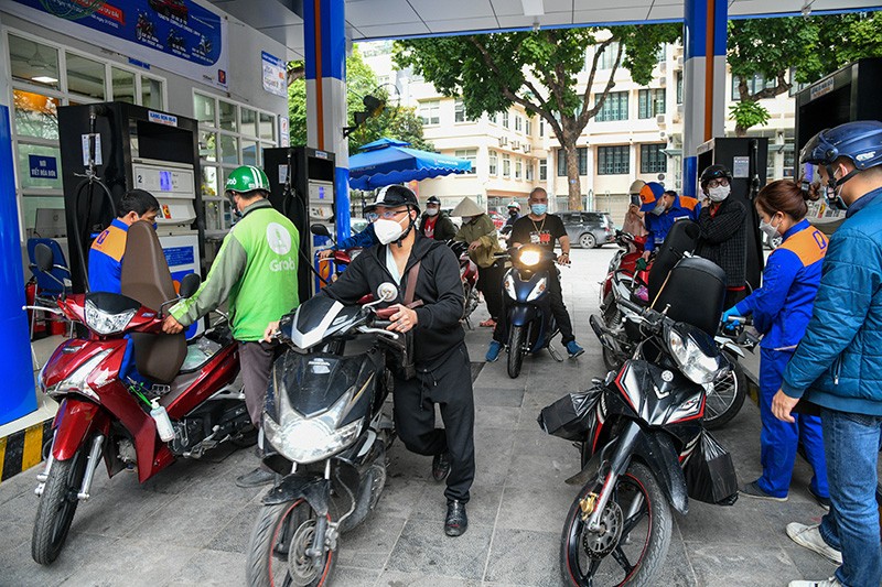 A petrol station in Hanoi. (Photo: Thanh Dat)