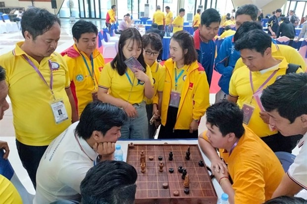 Athletes compete in the Southeast Asian Ouk Chaktrang Championship in January in Cambodia. (Photo: vietnamchess.vn)