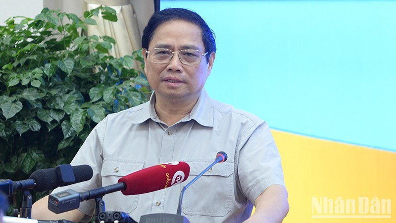 PM Pham Minh Chinh speaks at the meeting. (Photo: NDO)