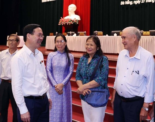 President Vo Van Thuong meets voters in the central city of Da Nang on April 27. (Photo: VNA)