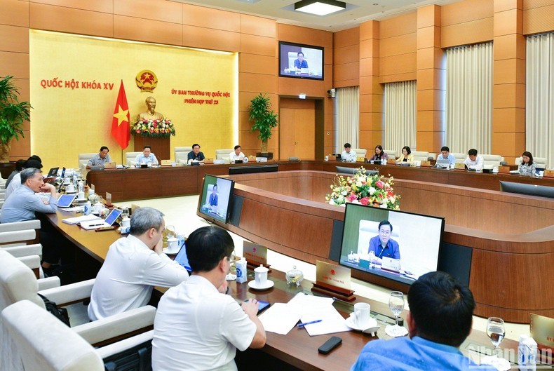 The meeting of the National Assembly Standing Committee. (Photo: Duy Linh)