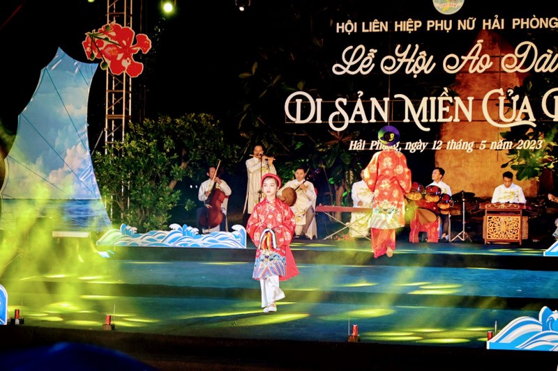 An ao dai performance at the event.