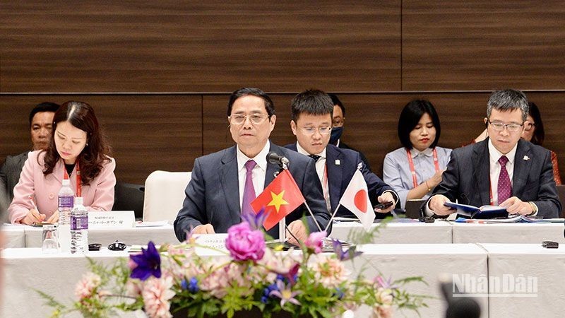 Prime Minister Pham Minh Chinh attends the Vietnam-Japan business forum in Hiroshima on May 21.