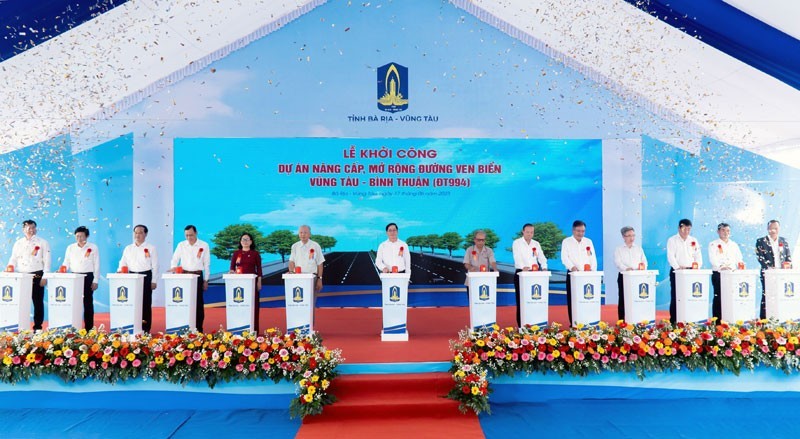 The ground-breaking ceremony for the project to upgrade the Vung Tau-Binh Thuan coastal road.