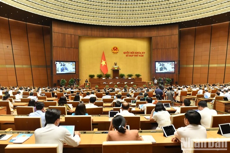 The plenary sitting of the 15th NA's fifth session on June 22 (Photo: Dang Khoa)