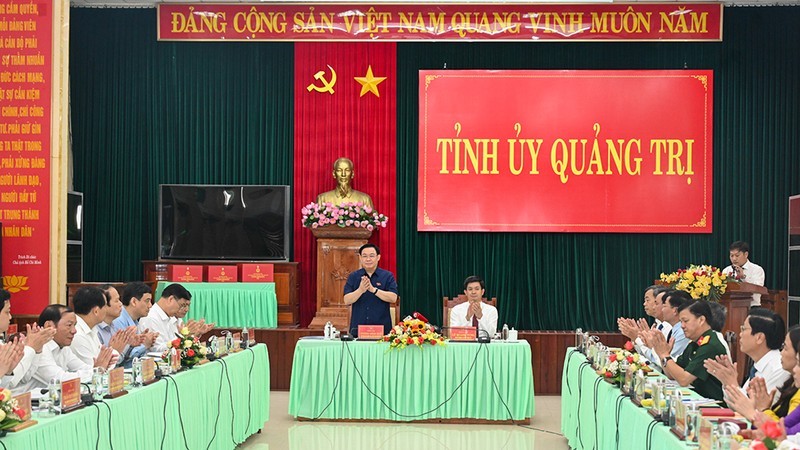 NA Chairman Vuong Dinh Hue speaks at the event (Photo: Duy Linh)