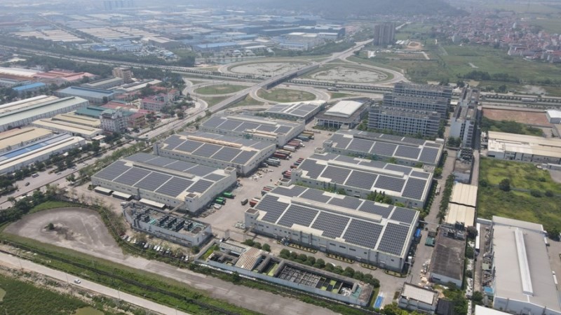 A rooftop solar power project installed by Copper Mountain Energy Solar Company at Foxconn factory in Bac Giang province.