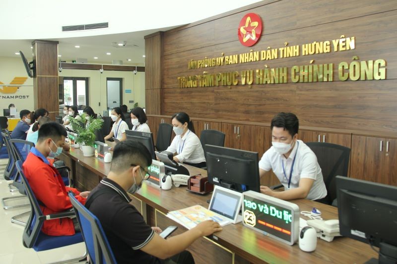  The Hung Yen Public Administrative Centre serves people and enterprises.