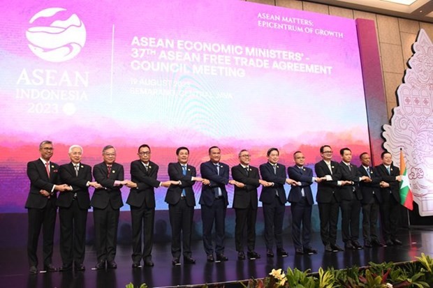 Heads of delegations to 55th ASEAN Economic Ministers’ Meeting (Photo: ASEAN)