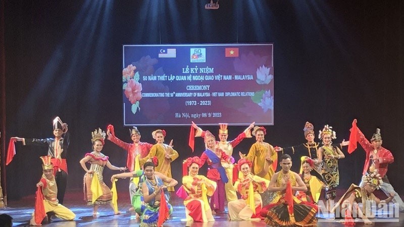 A performance at the ceremony to mark Vietnam-Malaysia diplomatic ties.