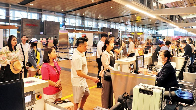 Visitors at Van Don Airport in Quang Ninh.