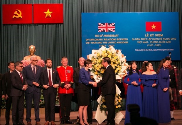 At the ceremony marking the 50th anniversary of the diplomatic ties between Vietnam and the UK (1973-2023). (Photo: VNA)