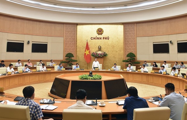 Deputy PM Tran Luu Quang speaks at the meeting. (Photo: VGP)