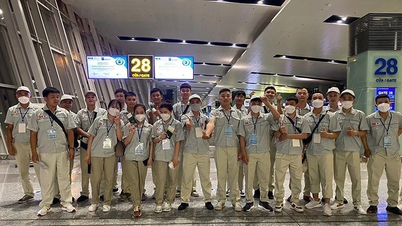 Vietnamese workers bound for the Republic of Korea.