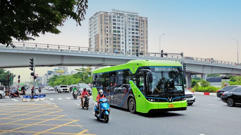 An electric bus in Hanoi.