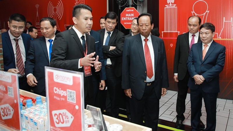 In Cambodia, Viettel's Metfone is a pioneer in creating a digital society. (Photo: VNA)
