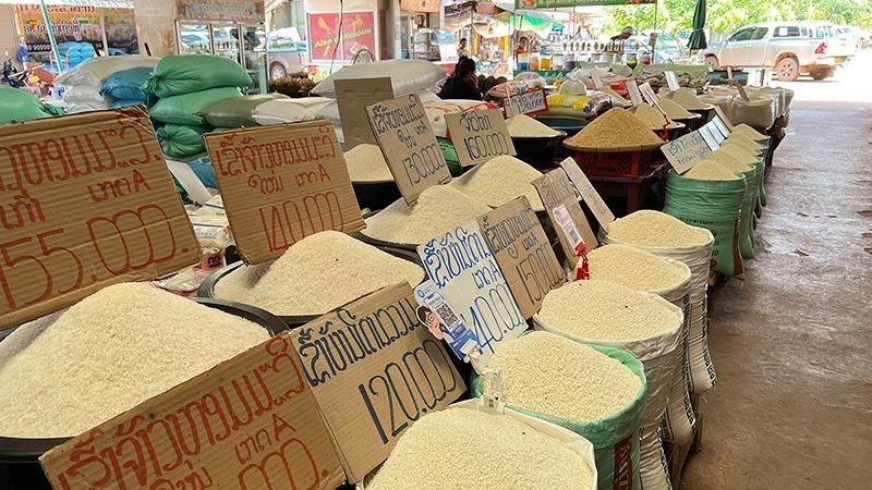 A market in Laos. (Photo: NDO)