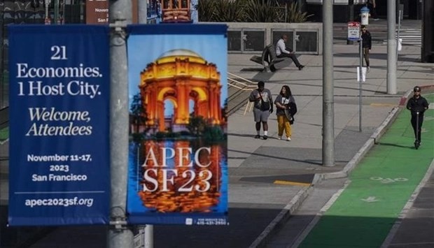 A poster on the 30th APEC Economic Leaders' Meeting on a street in San Francisco, California, the US. (Photo: AFP/VNA)