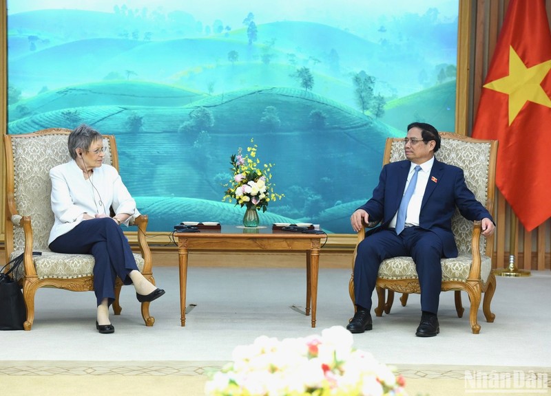Prime Minister Pham Minh Chinh and Prof. Francoise Barre-Sinoussi at the reception on November 14 (Photo: NDO/Tran Hai)