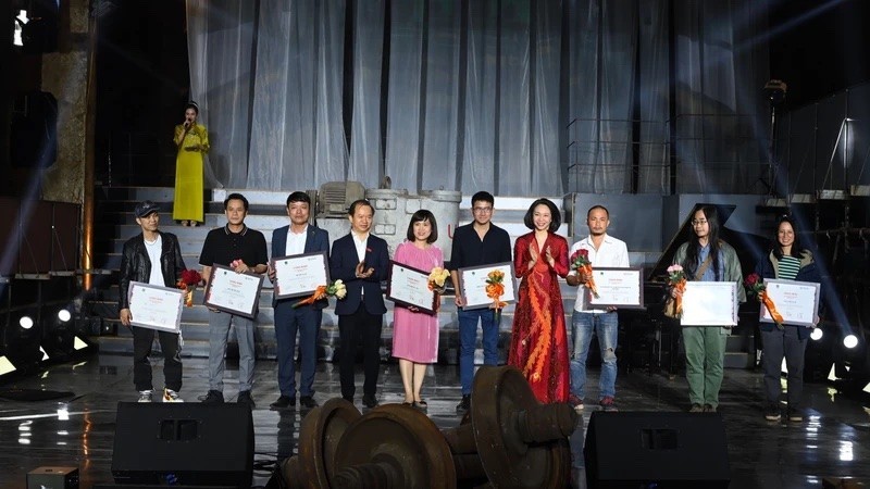 The closing ceremony of the 2023 Hanoi Creative Design Festival.