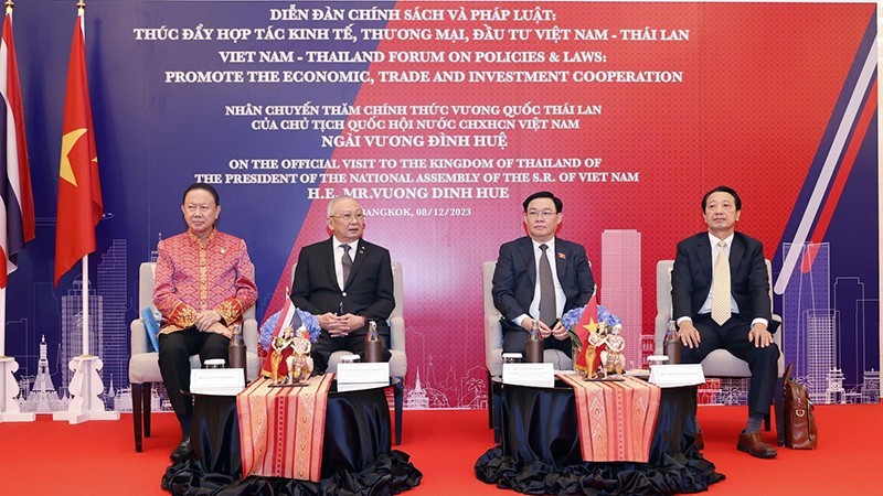 NA Chairman Vuong Dinh Hue at the forum in Bangkok on December 8. (Photo: VNA)