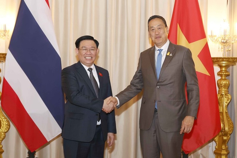 Vietnamese NA Chairman Vuong Dinh Hue and Thai Prime Minister Srettha Thavisin. (Photo: VNA)