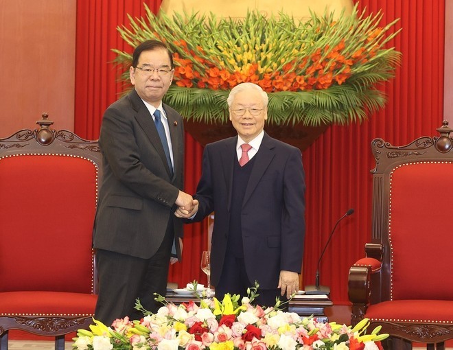 Party General Secretary Nguyen Phu Trong (R) and Chairman of the JCP Presidium Shii Kazuo (Photo: VNA)