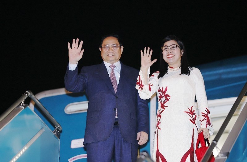 Prime Minister Pham Minh Chinh and his spouse leave Hanoi on January 16 early morning for attendance at the 54th Annual Meeting of the World Economic Forum (WEF-54) in Davos, Switzerland and official visits to Hungary and Romania. (Photo: VNA) 