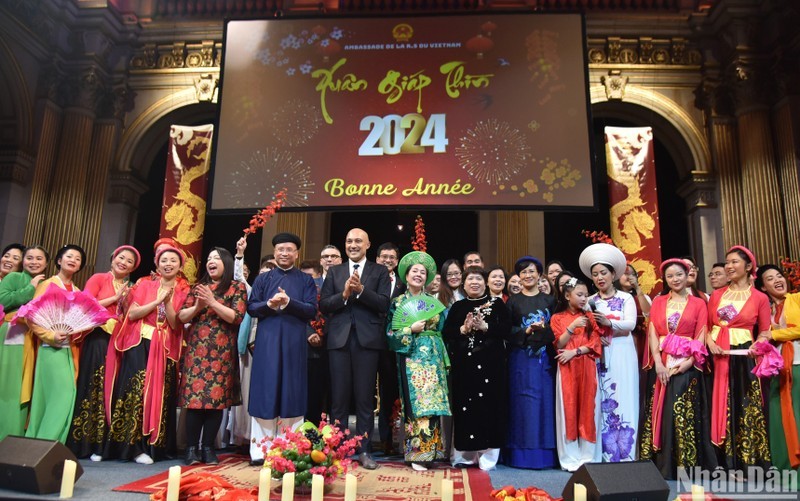 Vietnamese people in France celebrate the Lunar New Year. (Photo: NDO/Minh Duy)