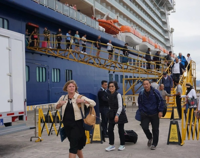 Foreign tourists in Vietnam. (Photo: VNA)