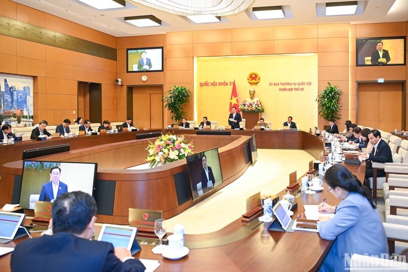 A meeting of the National Assembly Standing Committee. (Photo: NDO)