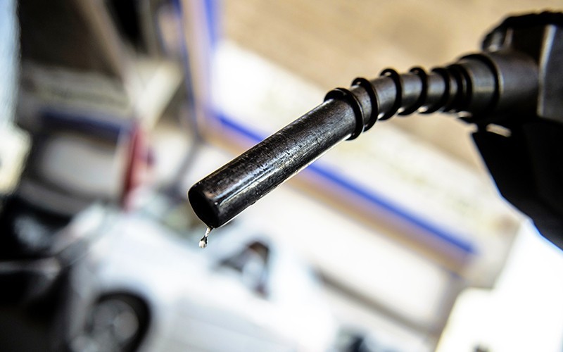 Petrol prices drop over 370 VND per litre