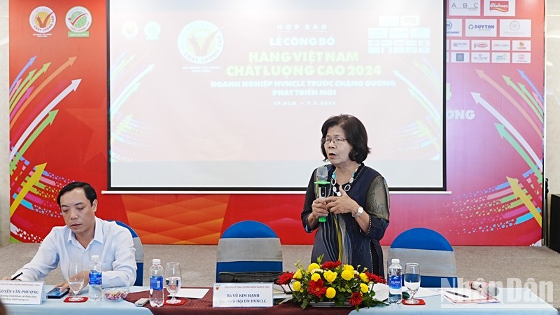 The announcement of Vietnamese enterprises with high-quality goods.