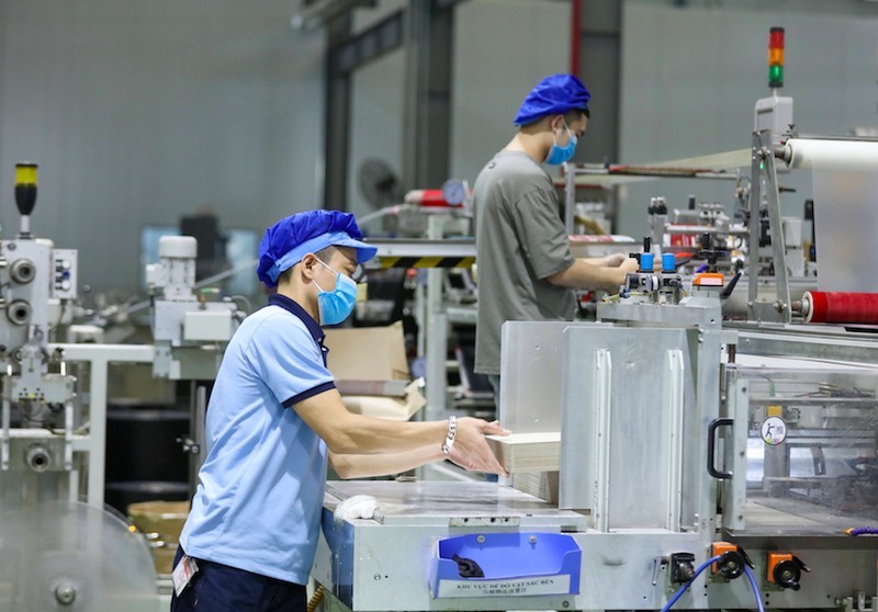 Manufacturing stationery products at Deli Vietnam in Bac Ninh Province. (Photo: NDO)